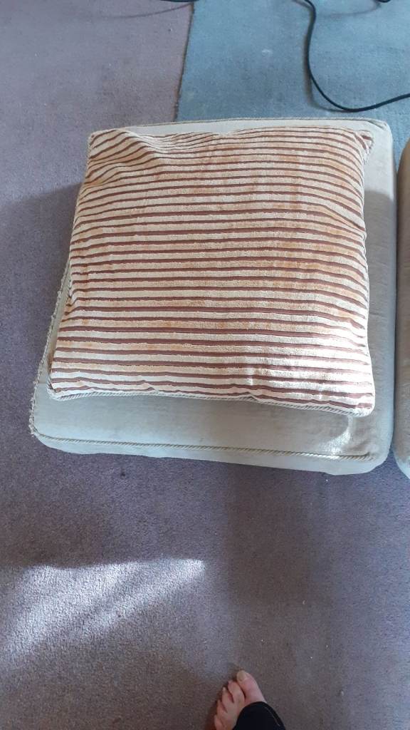 4 very large matching Cushions with removeable covers