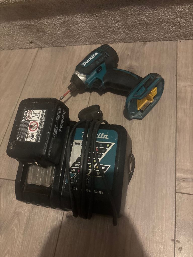 Makita 18v impact 5amp charger 