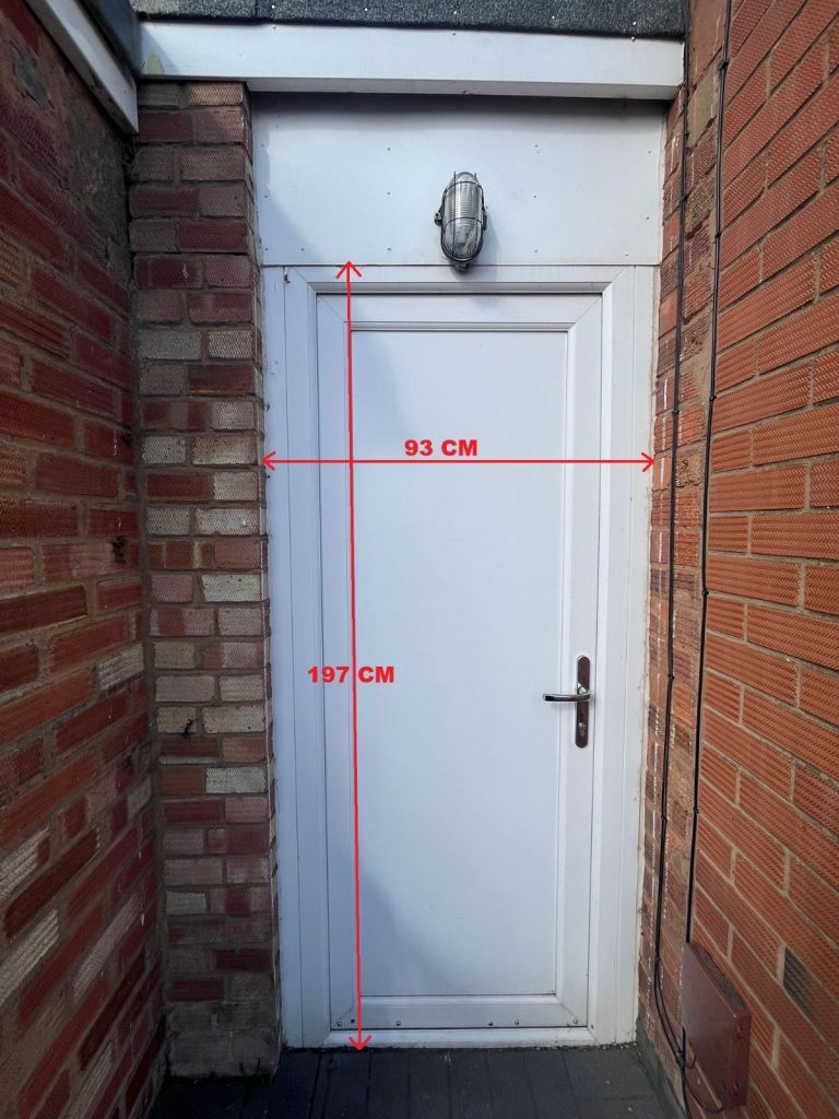External Door – White, 197x93cm, Practically New Condition