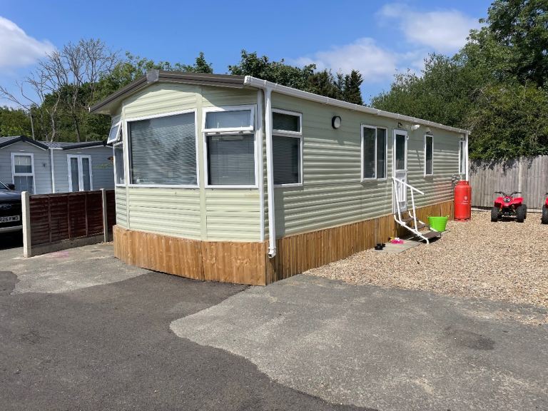 2 bed Mobile home gated community