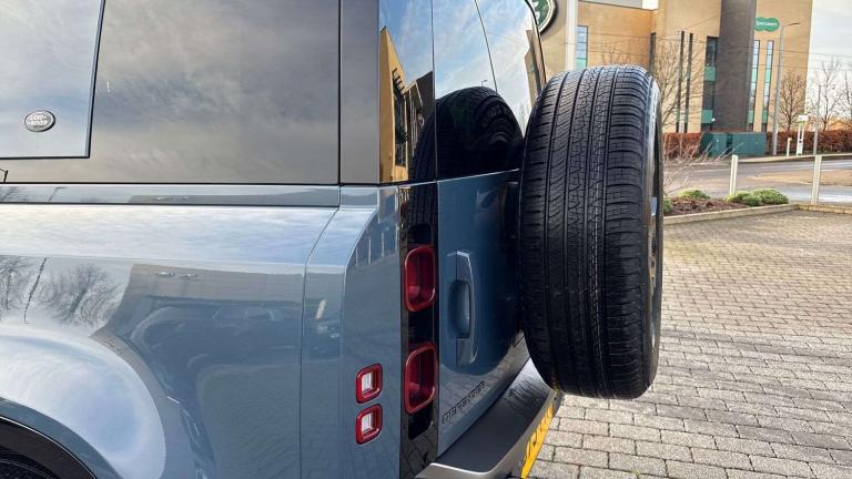 2023 Land Rover Defender 3.0 D250 X-Dynamic SE 110 5dr Auto SUV Diesel Automatic