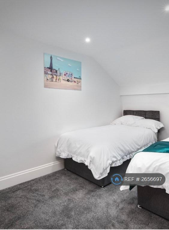 2 bedroom flat in No Bills And No Deposit, Blackpool, FY1 (2 bed) (#2656697)