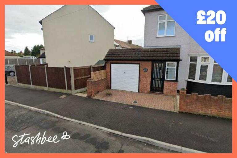 Garage to rent in Romford (RM7) | Stashbee