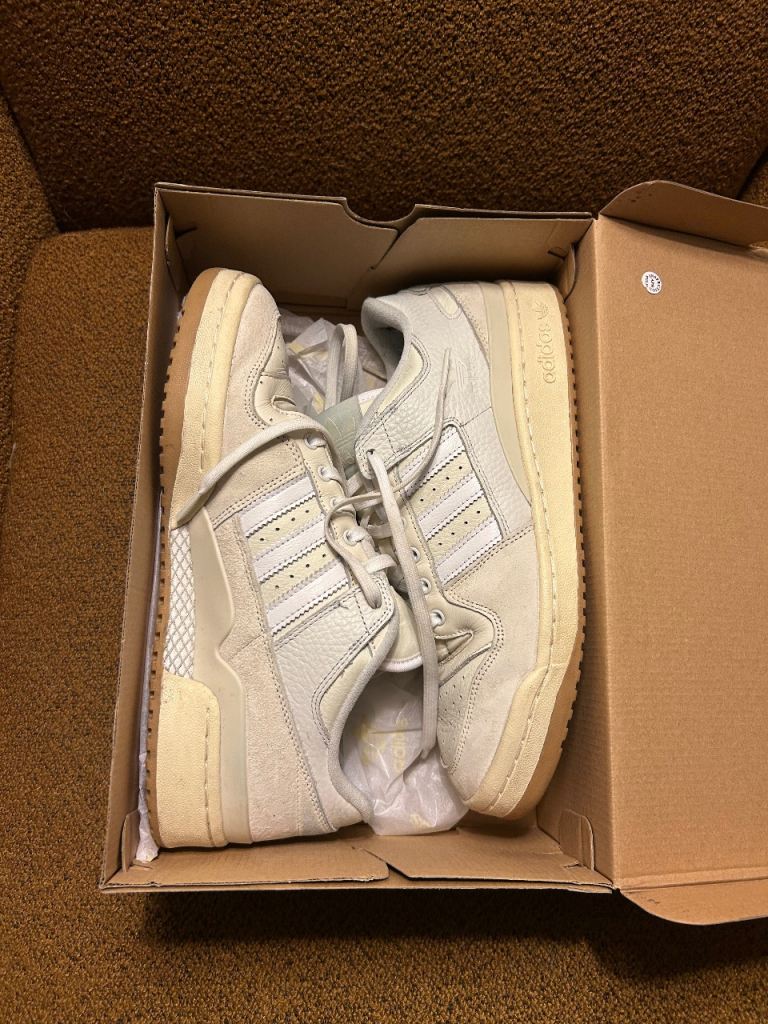 Adidas Forum 84 Adv trainers as good as new