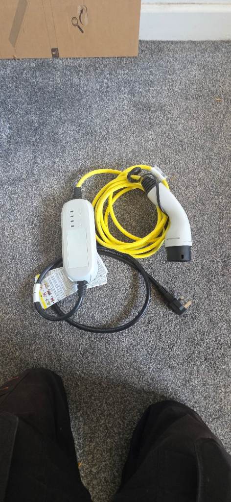 3 pin car charger 