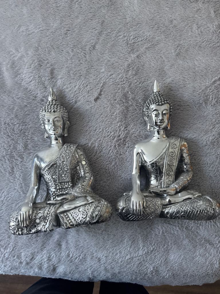 MEDITATING BUDDHA