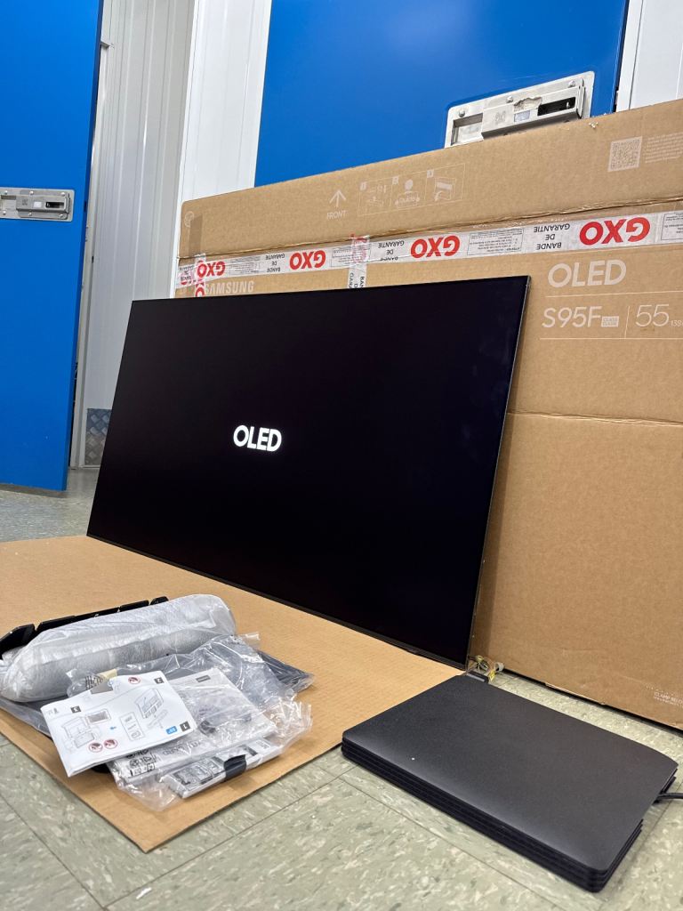 LIKE NEW OLED SAMSUNG S95F 55 inch Glare Free 4K Vision AI Smart TV 2025 - 55S95F