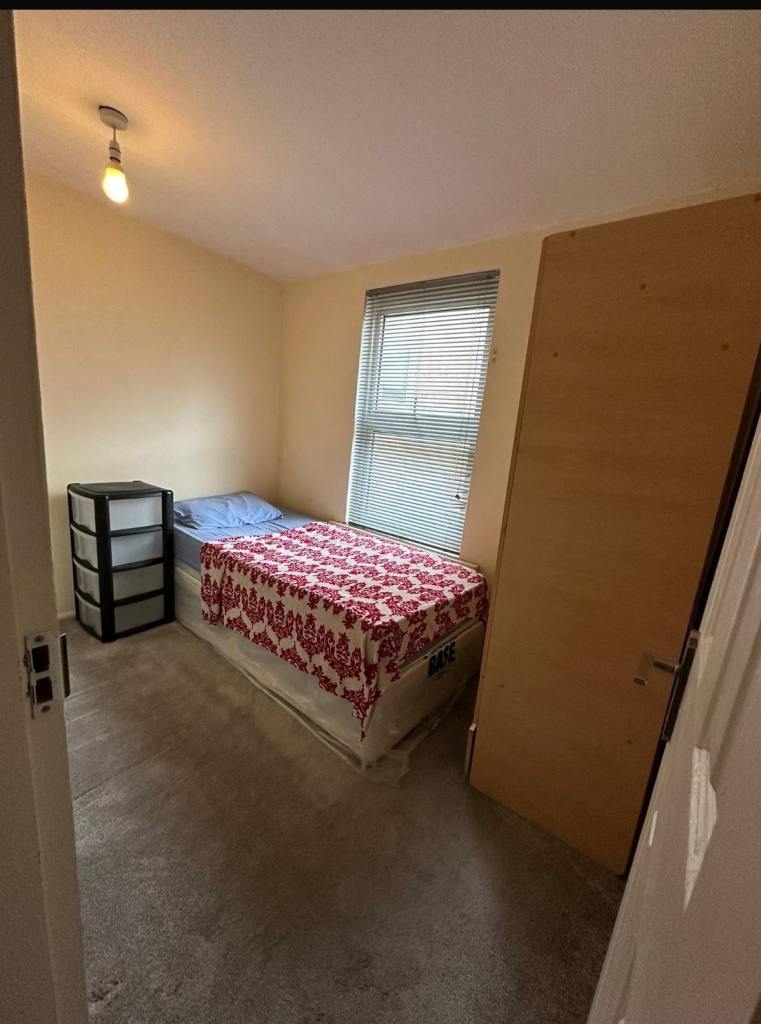 Single Room To Rent Near All Amenities 