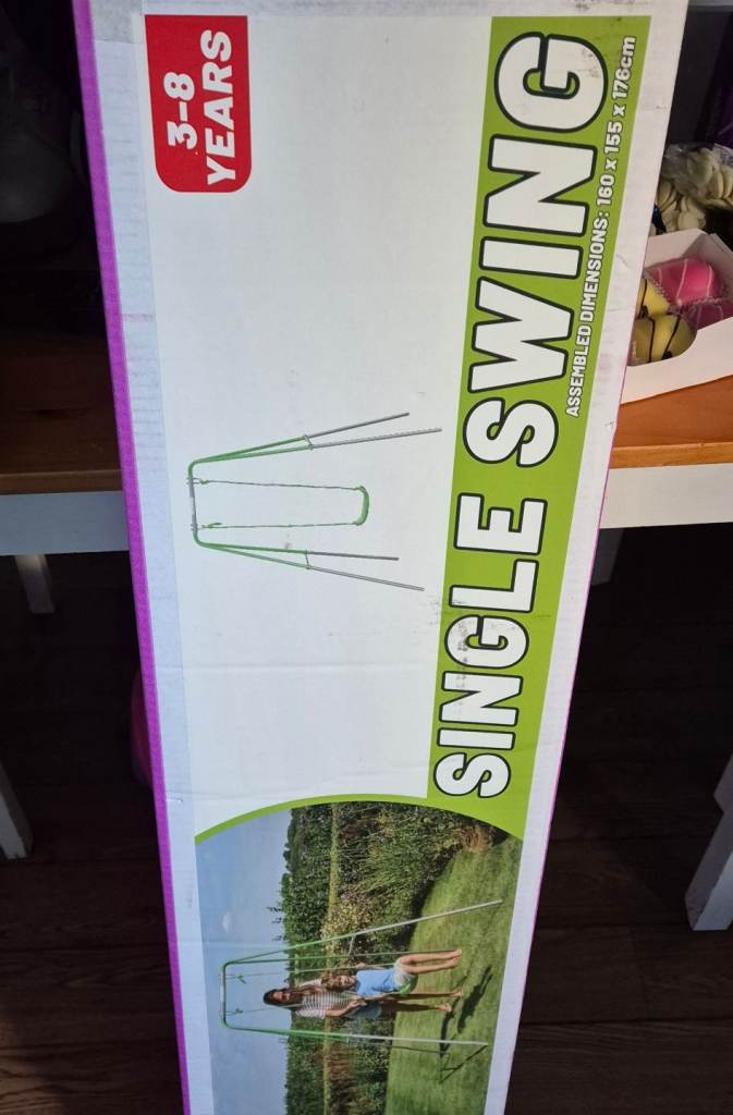 BRAND NEW CHILDRENS GARDEN SWING IN BOX