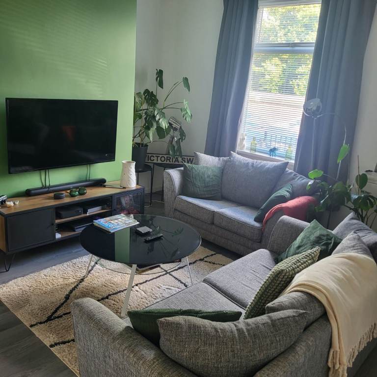 2 bed terrace for rent from August 13th, Dumers Lane Radcliffe