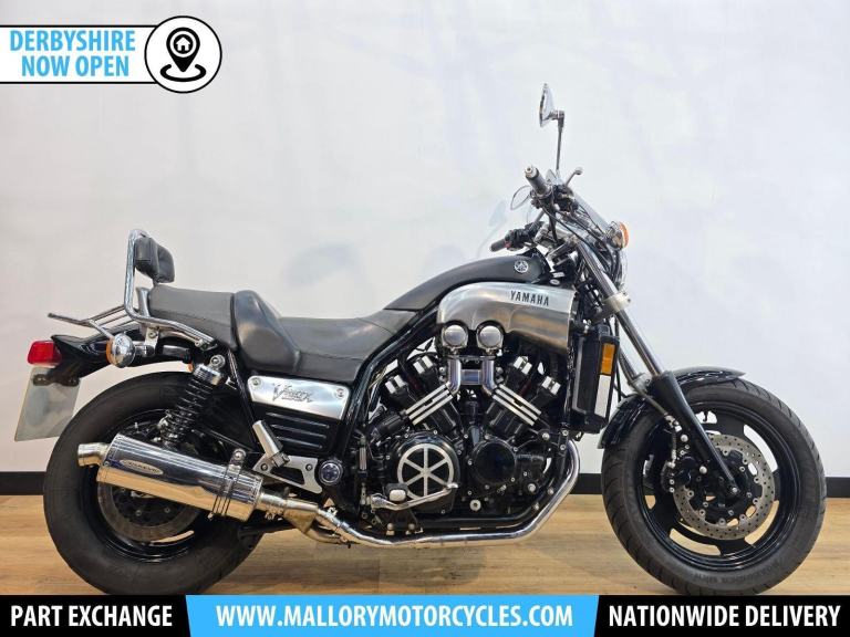 Yamaha V-Max 1200 Black 2000 - Delkevic Twin Exhausts, Luggage Rack & Back Rest