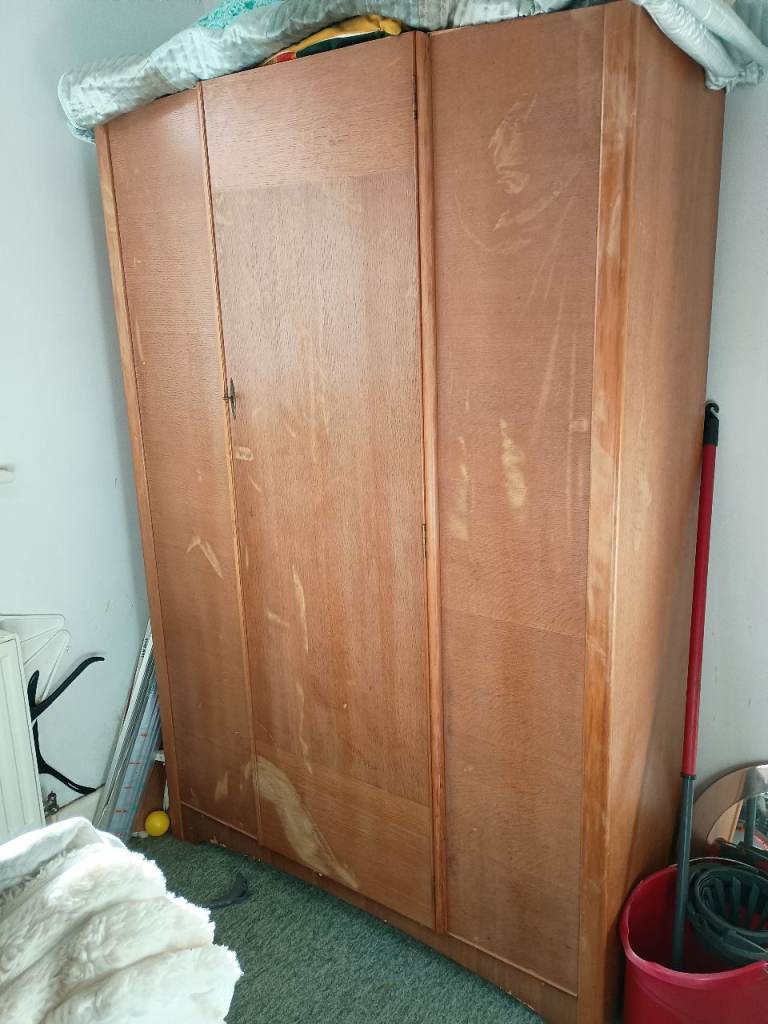 Wardrobe free on driveway pls take 107 fernside road Oakdale poole