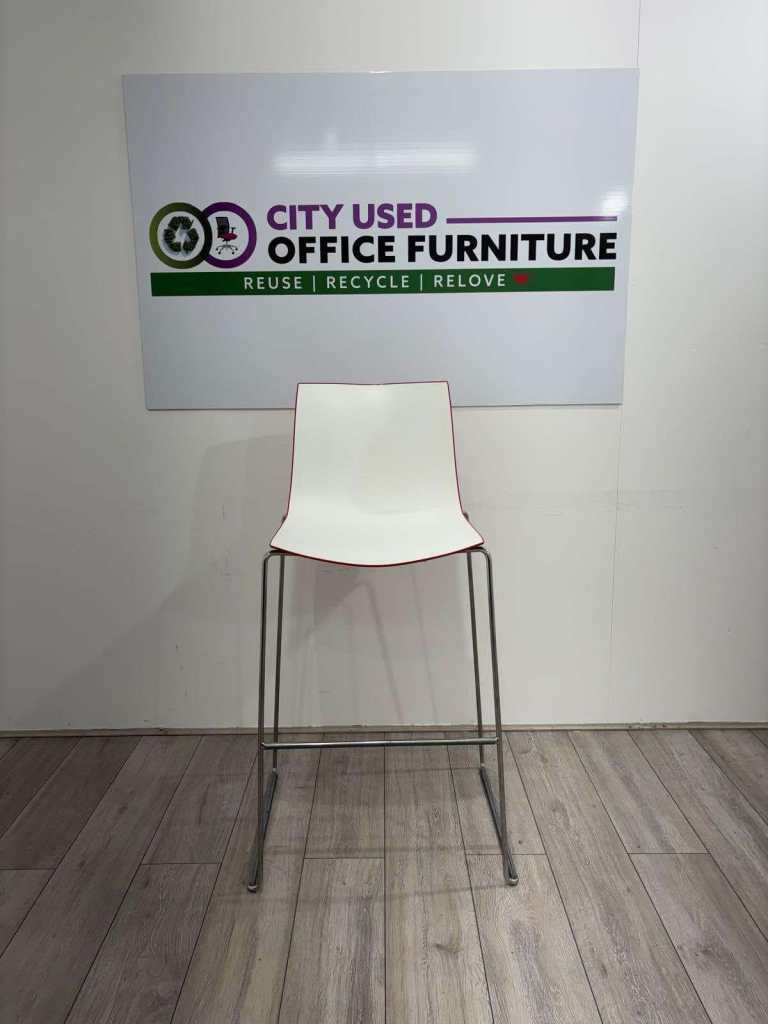 Arper Barstool – White/Red, Grey Skid Frame