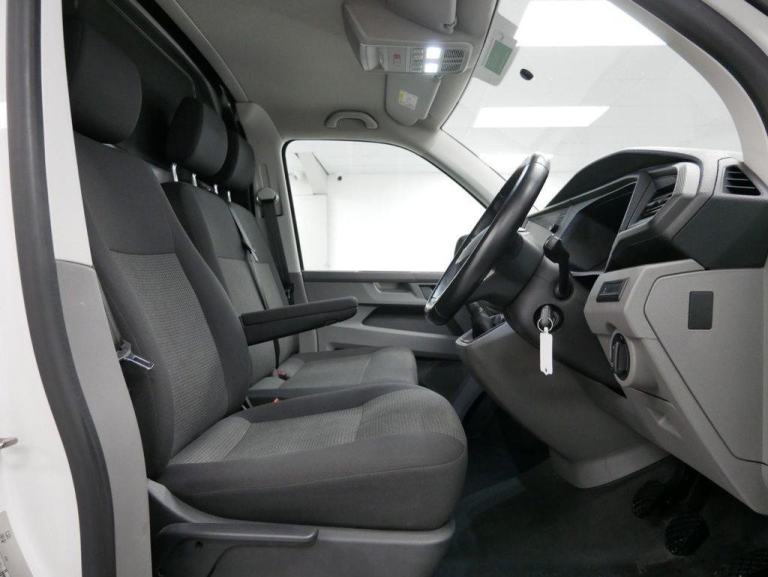 2021 VW TRANSPORTER T32 2.0 TDI 150 BHP SWB BUSINESS PACK ( SAT NAV + AIR CON )