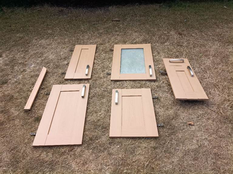Kitchen units, doors, cornices and end panels 