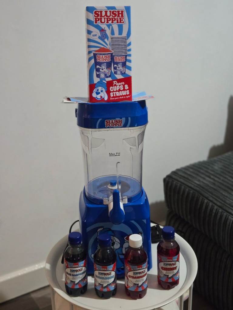 Slush Puppie Slushie Machine with Syrups and Cups – As Good As New | in ...