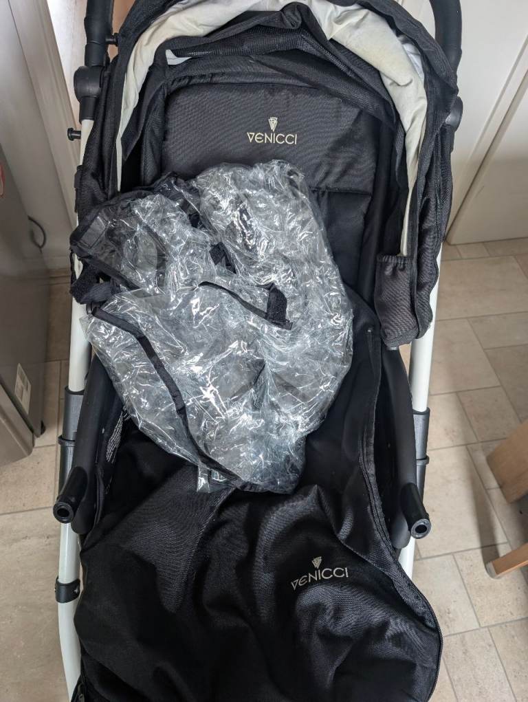 Venicci pram 3 in 1 for sale