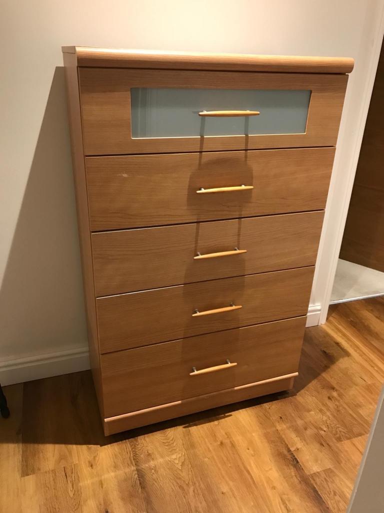 Chest of drawers