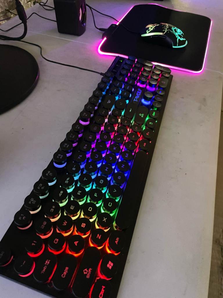 FULL Gaming Setup i7 4.0GHz QuadCore Dedicated NVIDIA Geforce Graphics SSD Big Monitor