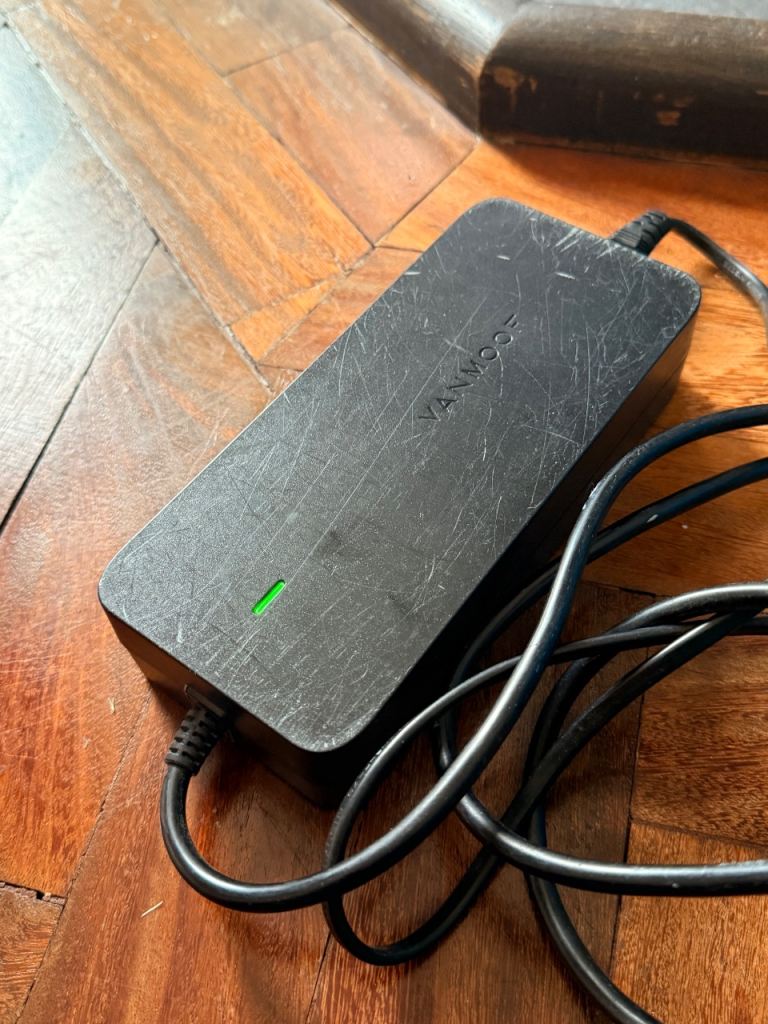 Van Moof Electrified S3 & X3 charger