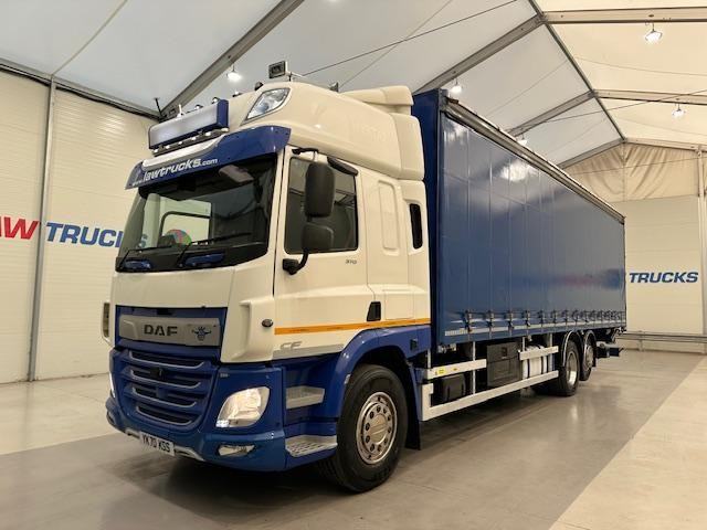 DAF CF 370 6x2 Sleeper Cab Curtainsider