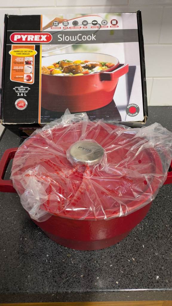 Pyrex slow cooker enameled cast iron casserole, gas hob induction oven New