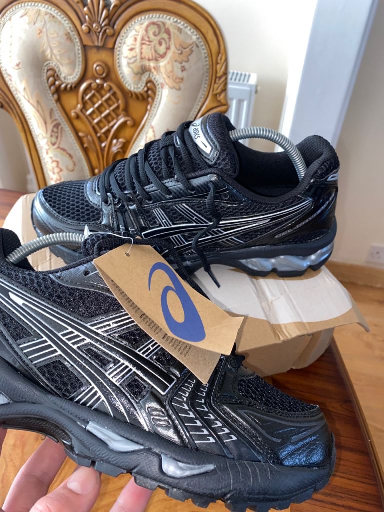 Asics Gel kayano 14 Black/Silver 7.5uk