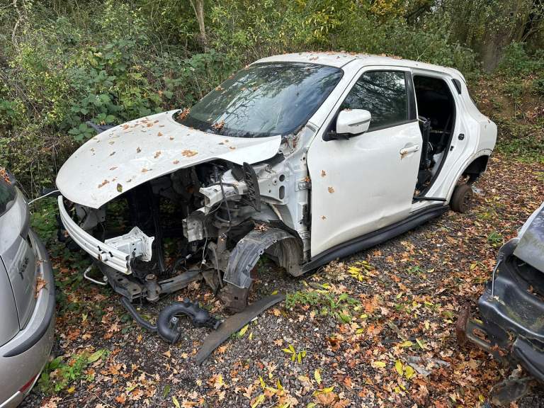 2012 NISSAN JUKE WHITE BREAKING SPARES PARTS 