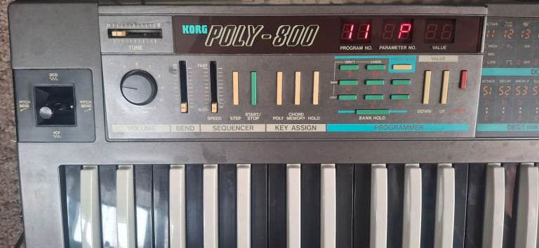 KORG POLY-800 WAVE GENERATOR WITH ORIGINAL MANUAL