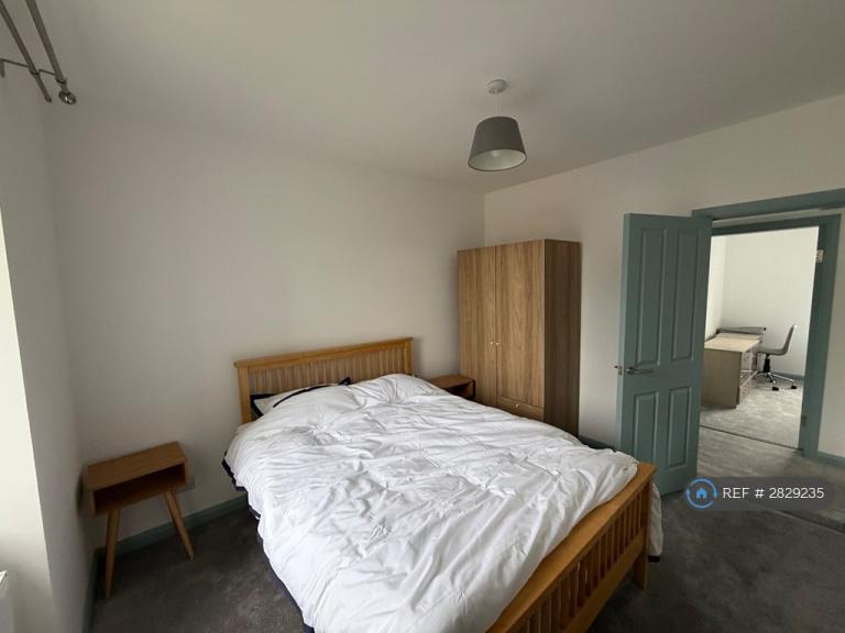 3 bedroom flat in Ruthrieston Road, Aberdeen, AB10 (3 bed) (#2829235)