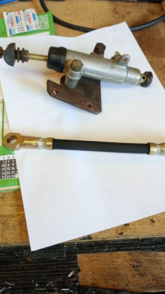 Fiat x-19  gearbox slave cylinder 