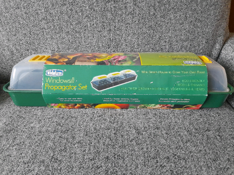 Windowsill Propagator Mini Greenhouse Set