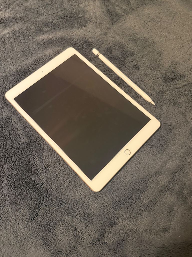 iPad 8th generation 32GB w/1st generation Apple Pencil PICK UP