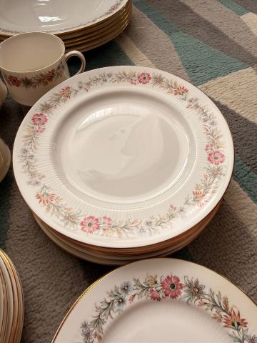 Vintage Paragon Belinda Dinner Set & Tea Set - Good Condition | in