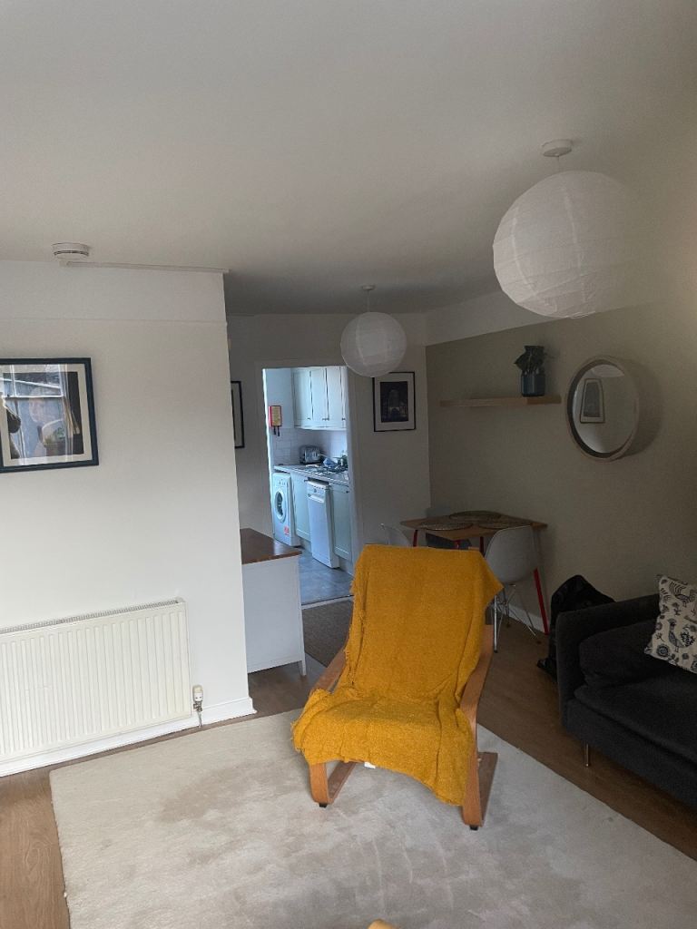 Fabulous 2 Bedroom Flat - Leith - fully furnished
