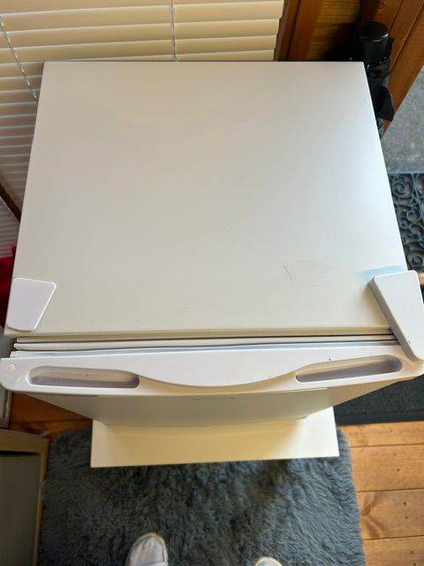 Abode Mini Drinks Cooler 25L Quiet Table Top White - NOW £40