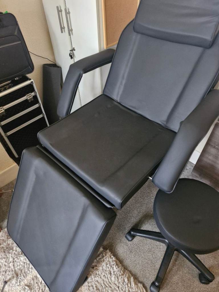 Salon\ massage chair and stool
