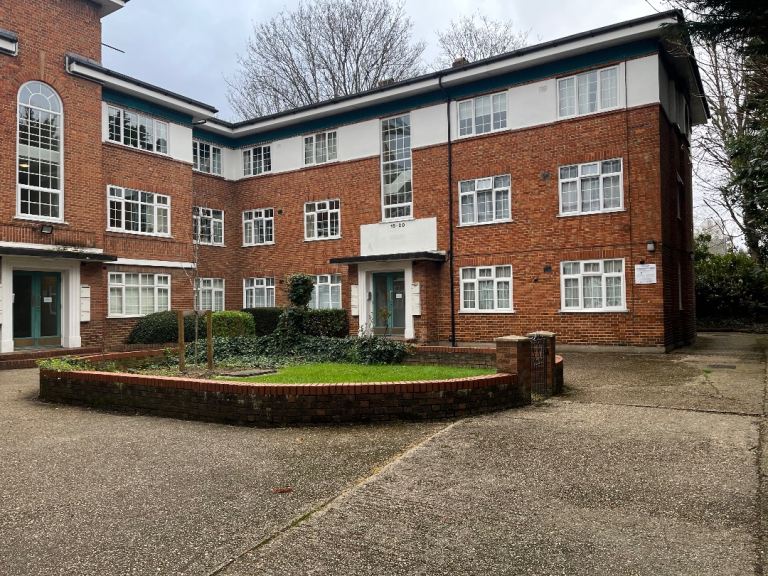 2 Bed Flat For Rent Walking Distance Kingston Station 