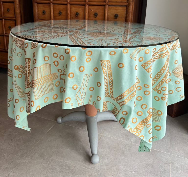 Indoor or outdoor 90cms round table for 4