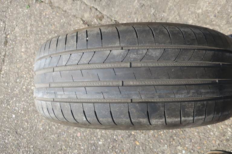 GOODYEAR 215/50R18 96W Eagle F1