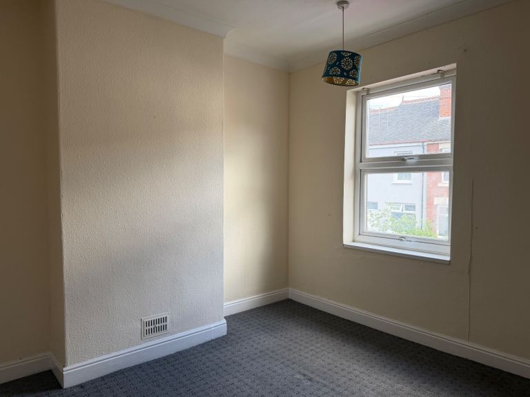 2 bed mid terraced house available to rent on Buccleuch Road, ST3 4RL