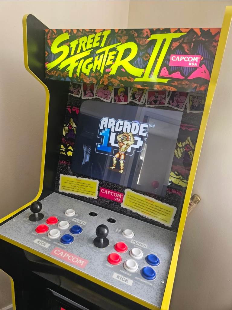 Arcade Machine (Street Fighter) 