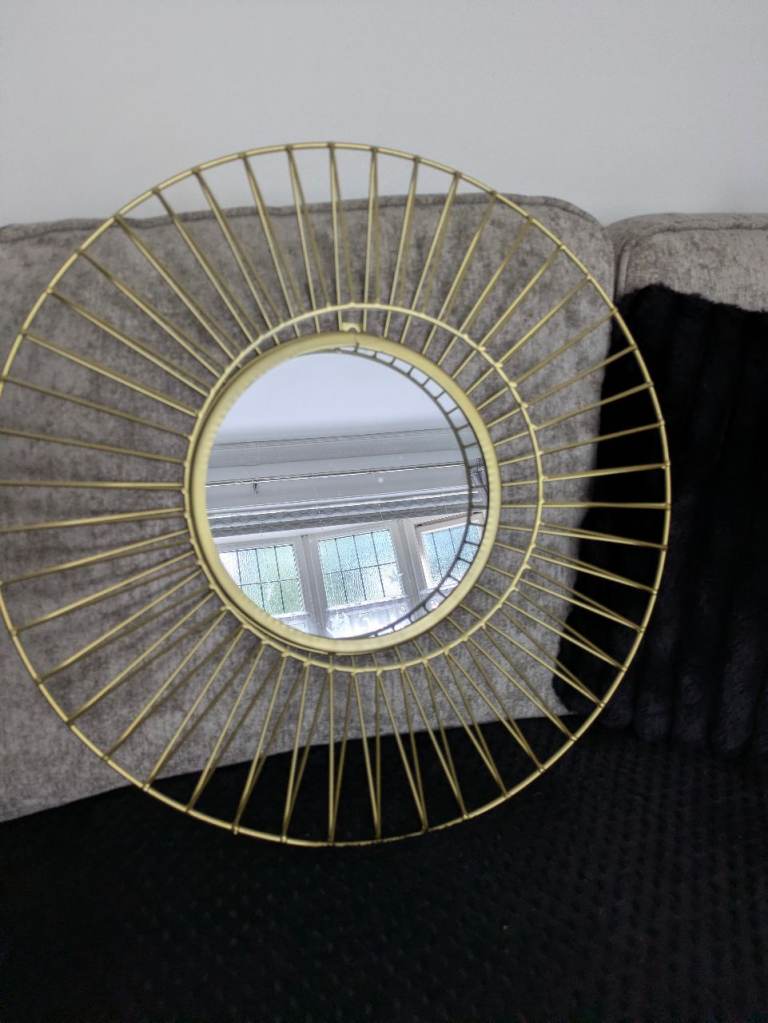 Gold Metal Sunburst Wall Mirror – Good Condition