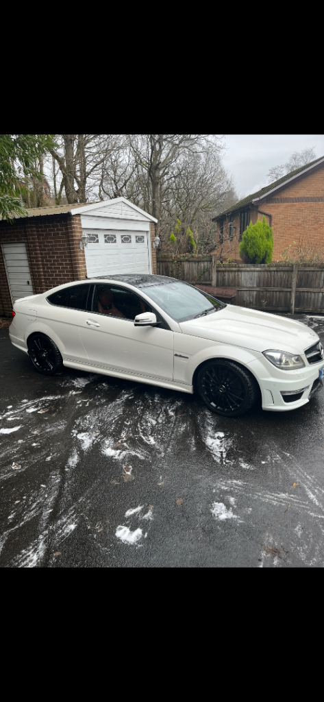 Mercedes-Benz C63 AMG 125 Edition – 6.3L V8 – Full Mercedes dealership service history from new. 