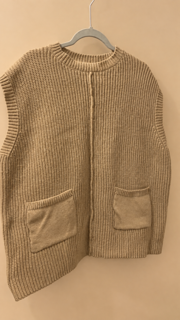 Women's beige-Khaki Knitted Jumper Vest with Pockets – As Good as New