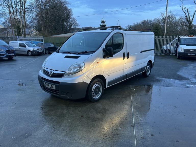 VAUXHALL VIVARO 2.0 2900 CDTi LWB Low Roof No Vat White Manual Diesel 2014