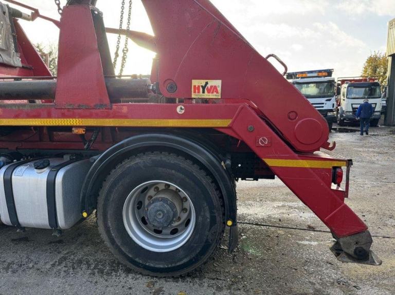 2018 MERCEDES ECONIC 1830 SKIP LOADER