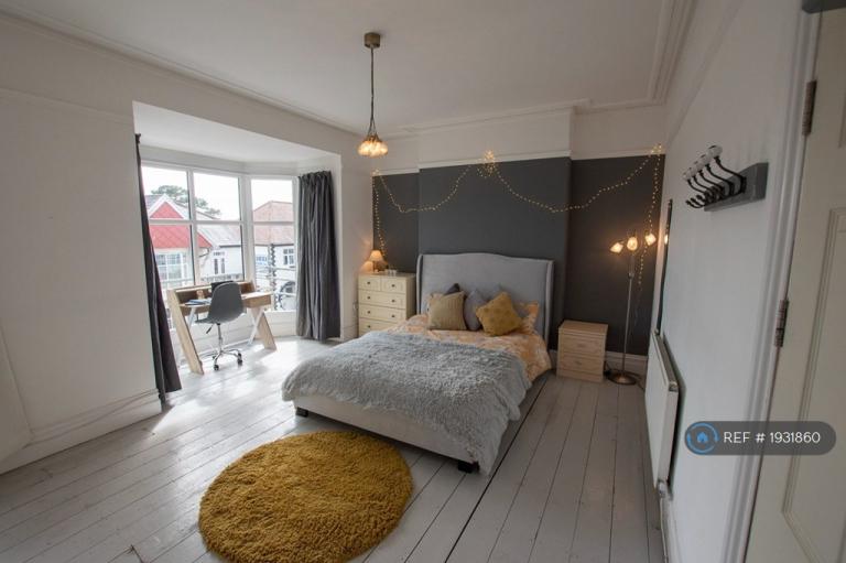 1 bedroom in Beechwood Road, Uplands, Swansea, SA2 (#1931860)