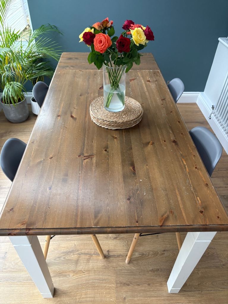 Dining Table & Chairs