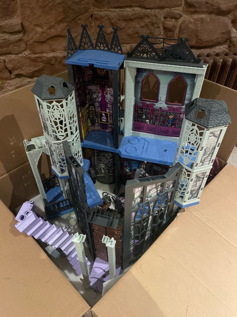 Monster High Academy Doll House – Good Condition